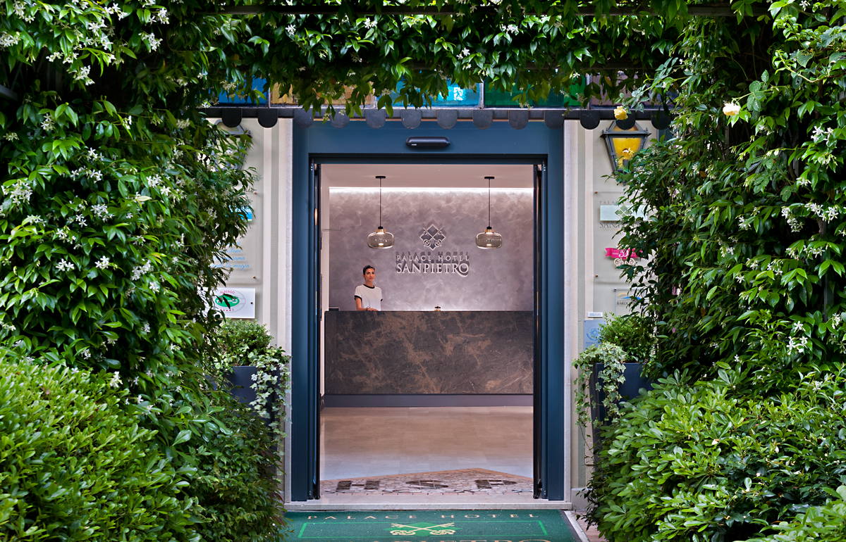 XENIA S.A.S. di Pasotti Edoardo e C | Palace hotel